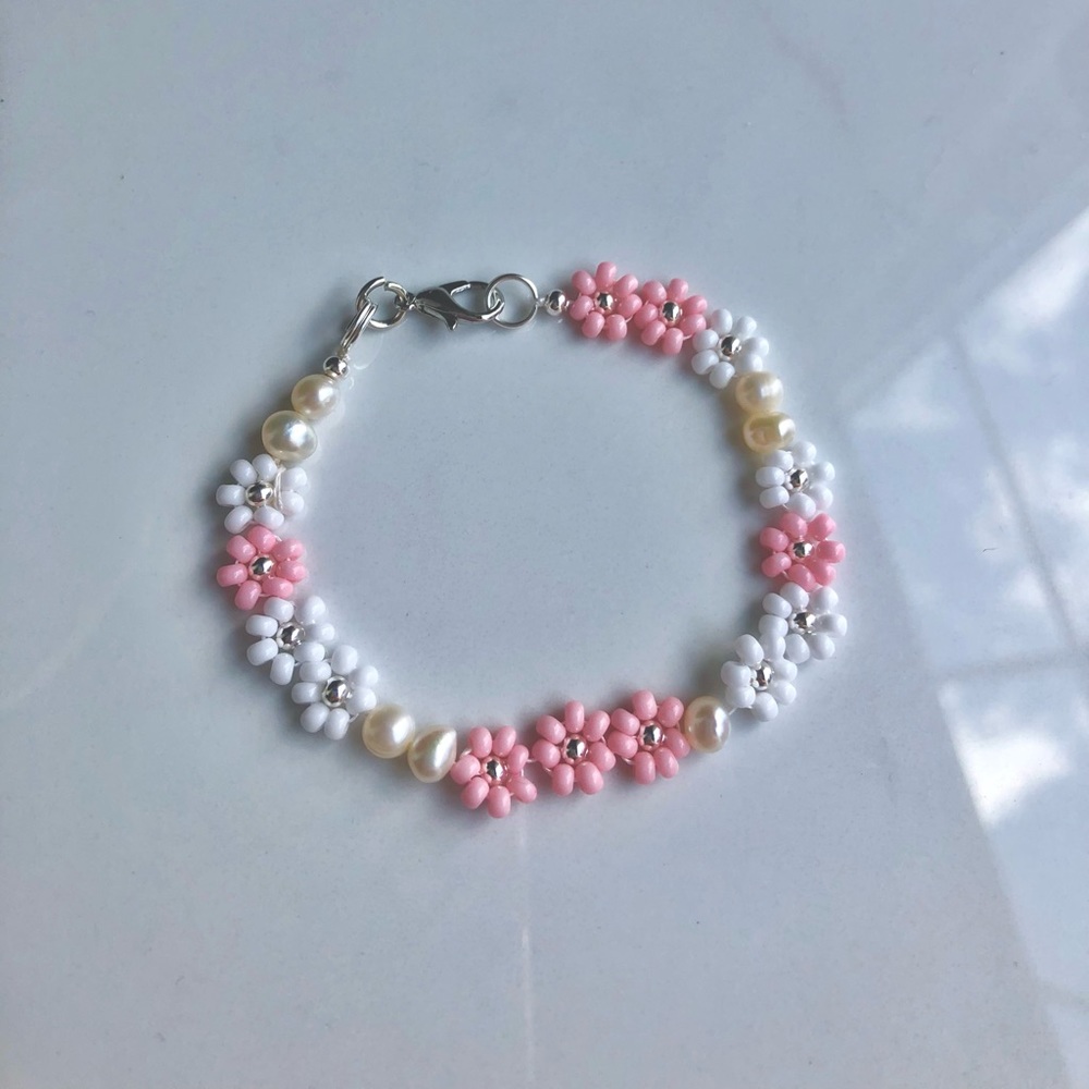 Pink Flower beaded bracelet